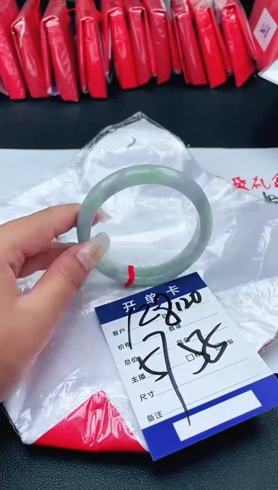 手镯圈口适合下单，圈口