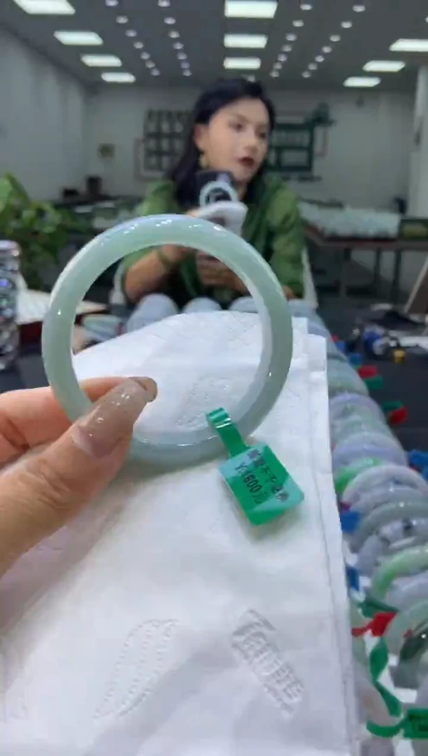 未镶嵌手镯翡翠0001917