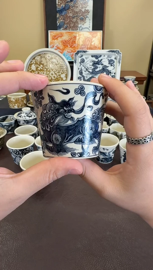 二号釉杂宝狮子冰桶杯