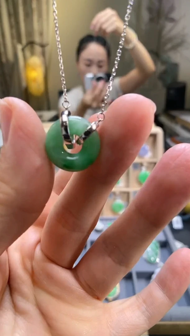 翡翠银S925镶嵌吊坠(不含链)甜甜圈