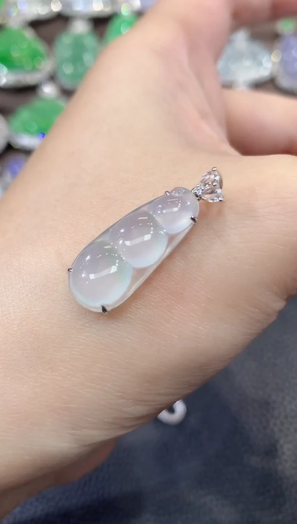 吊坠(不含链)18K金镶嵌翡翠A23