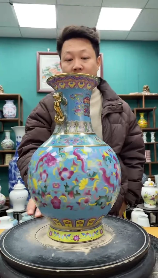 摆件描金双耳蓝陶瓷摆件