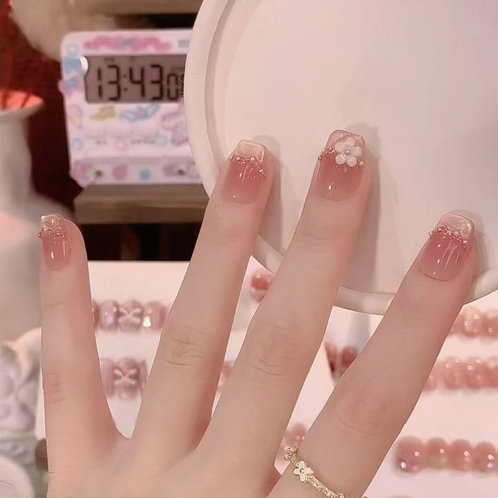 【七里香】纯手工穿戴甲法式猫眼立体小花款温柔显白网红指甲贴直播