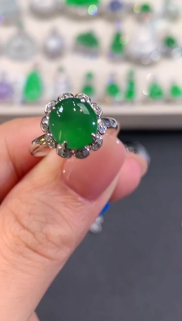 18K金镶嵌戒指翡翠q37