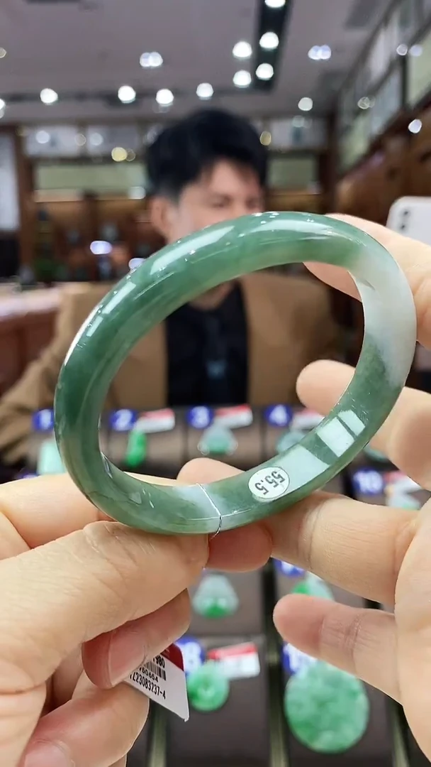 未镶嵌手镯翡翠55.5贵妃手镯