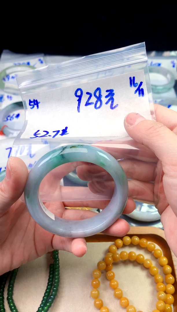 未镶嵌定制翡翠54毛货需精细抛光手镯拍一发一