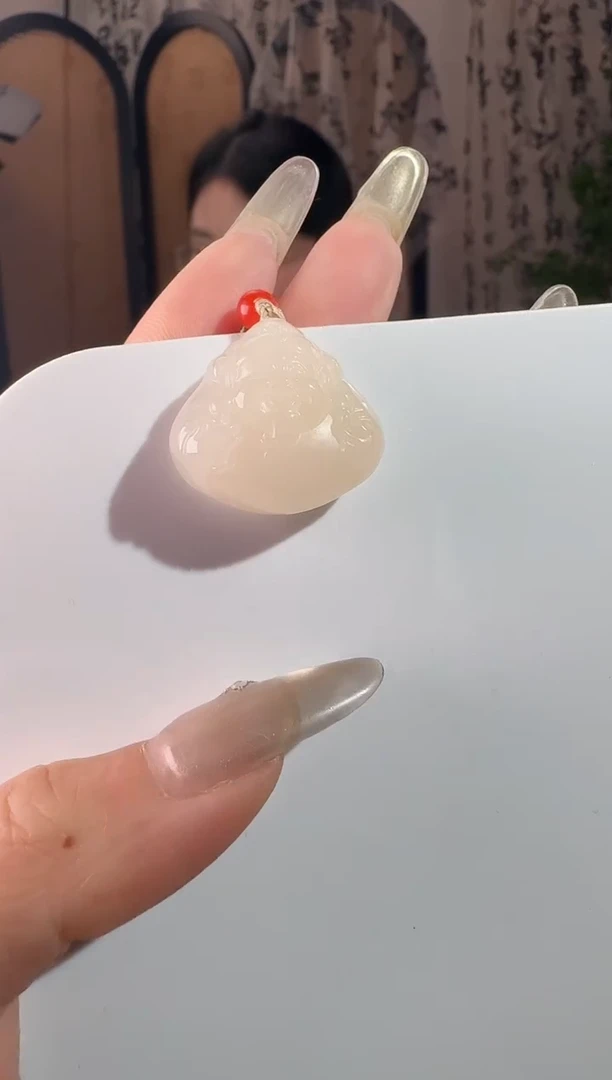 颈饰未镶嵌和田玉藕粉财神