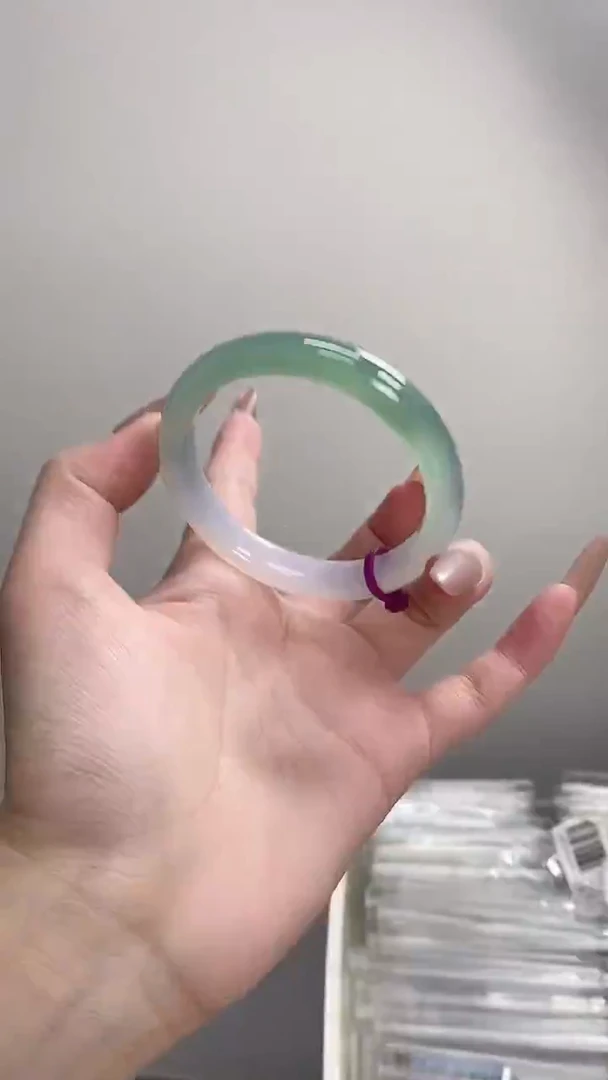 手镯玛瑙/玉髓未镶嵌56正圈半山水