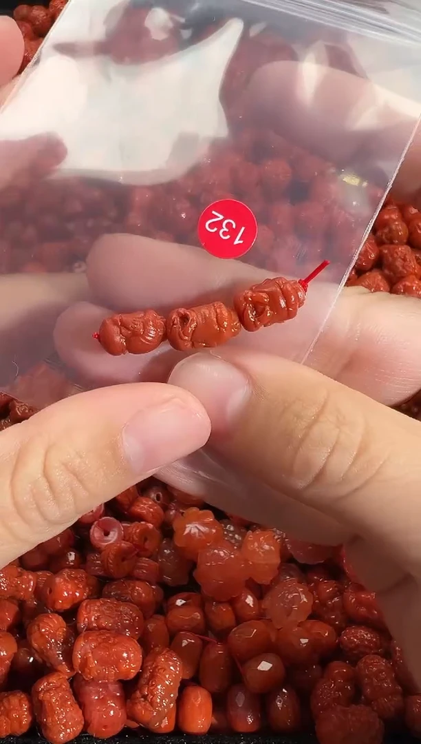 颈饰未镶嵌南红玛瑙1