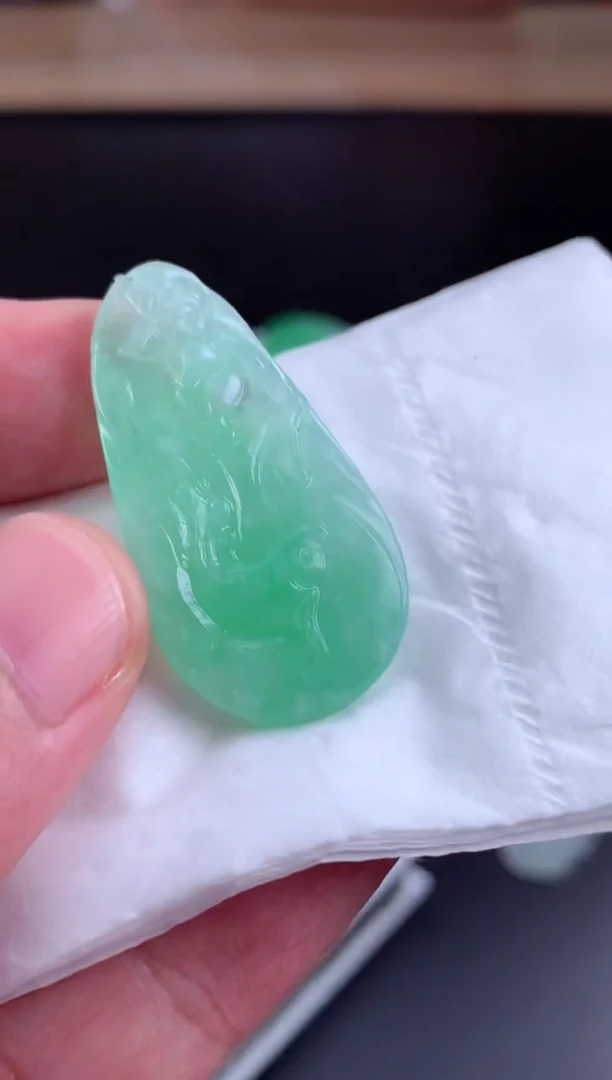 定制翡翠未镶嵌翡翠