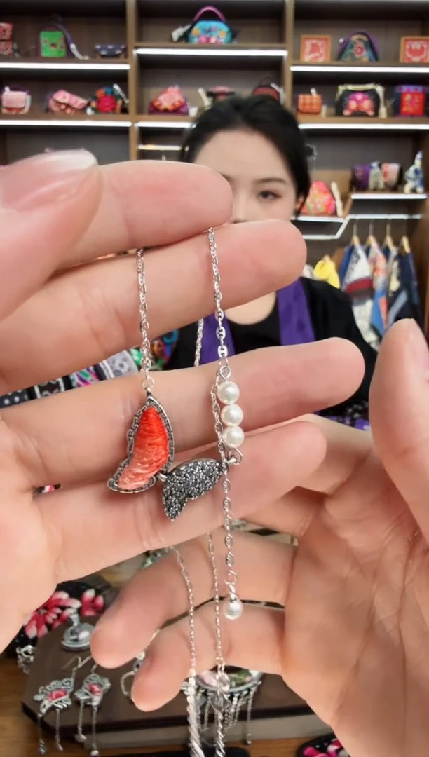 【闪购商品】织绣48蒙阿苏苗绣传承