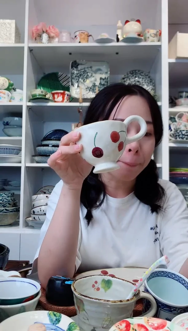 陶瓷粗陶手绘樱桃杯子