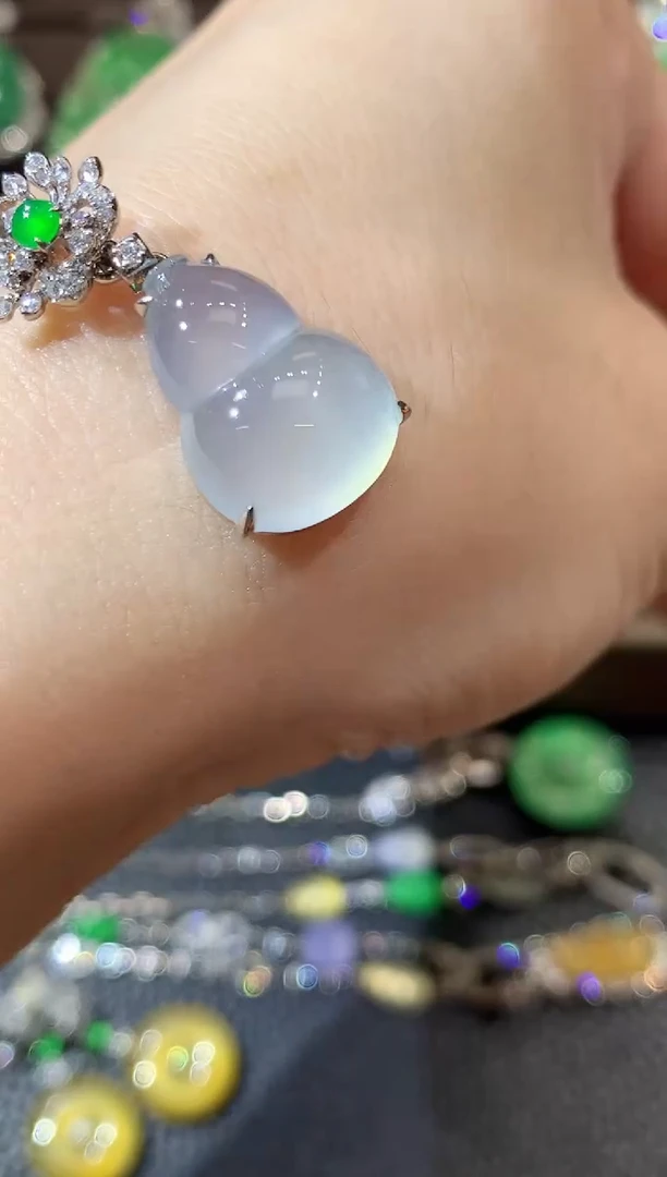 吊坠(不含链)18K金镶嵌翡翠D15