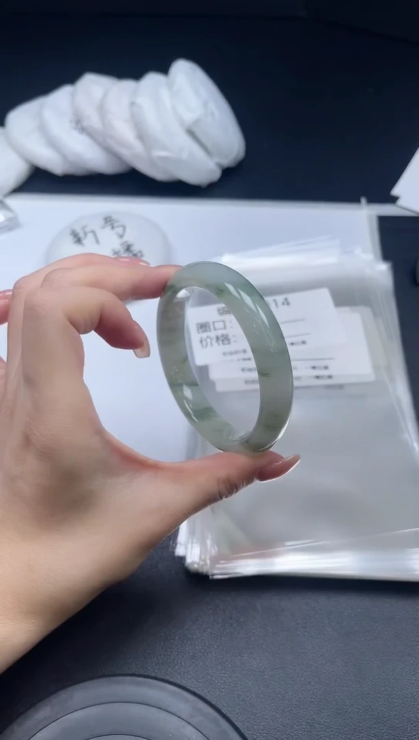 未镶嵌手镯石英质玉014-5859