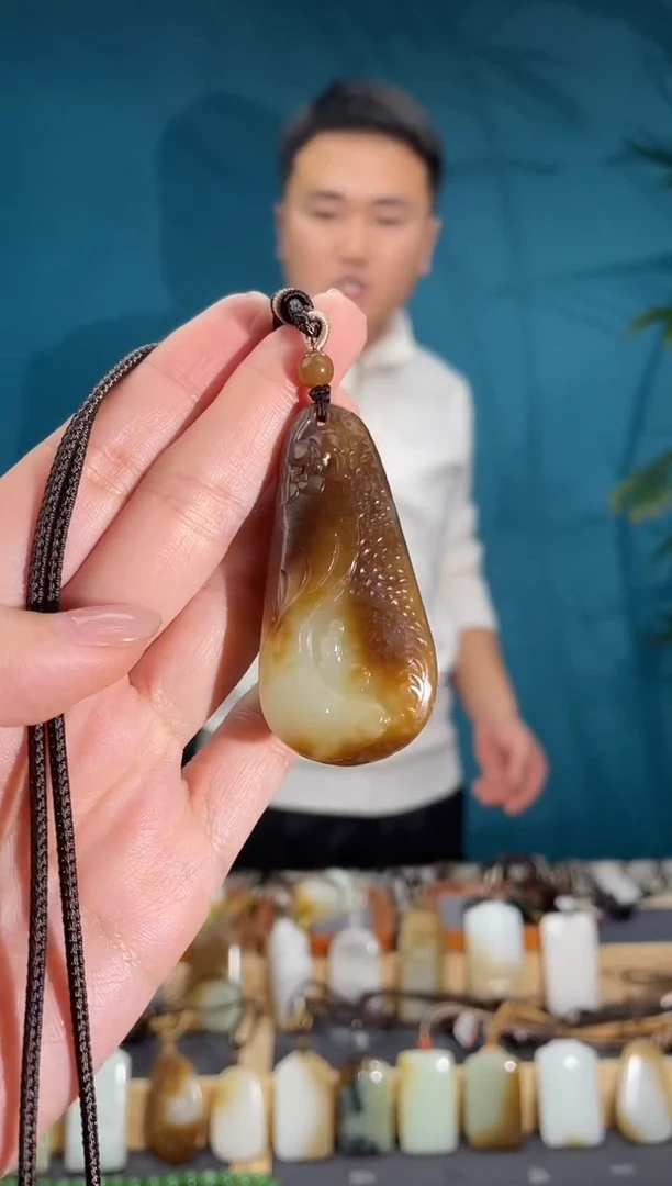 颈饰未镶嵌和田玉1