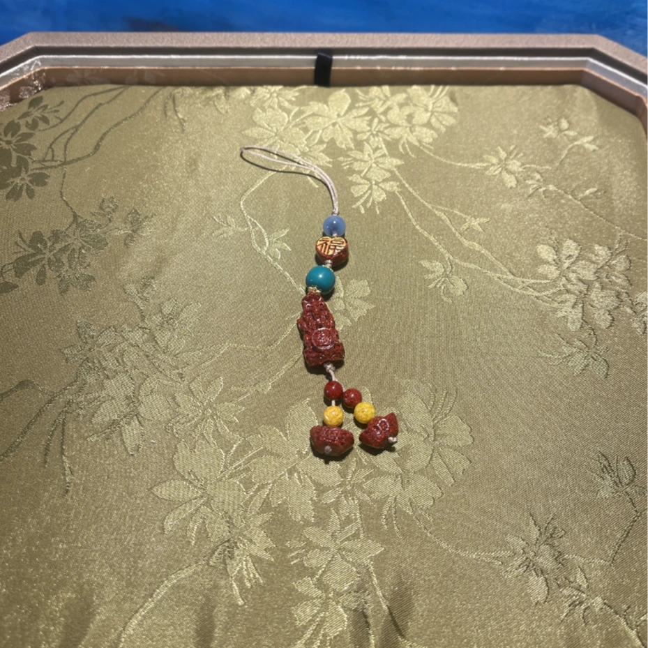 含辰砂工艺品朱砂晶体砂貔貅手机链（多样性发1件）