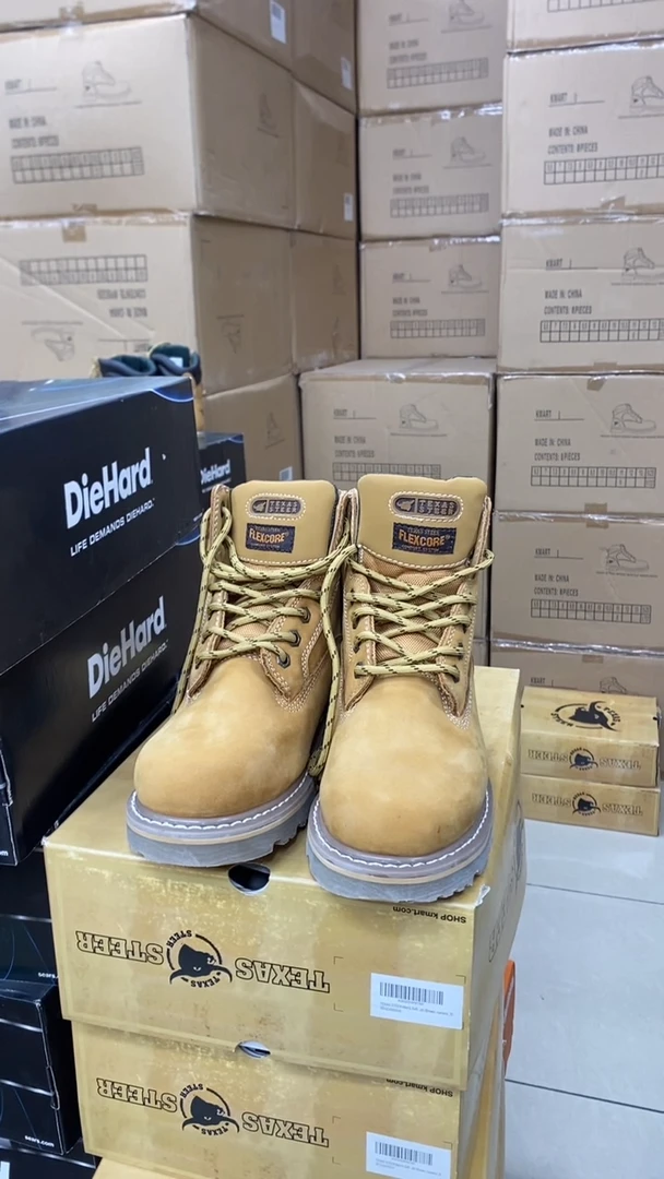 牛皮42.5码，牛头1 皮鞋码，工装靴 个别鞋面有胶印 默认瑕疵