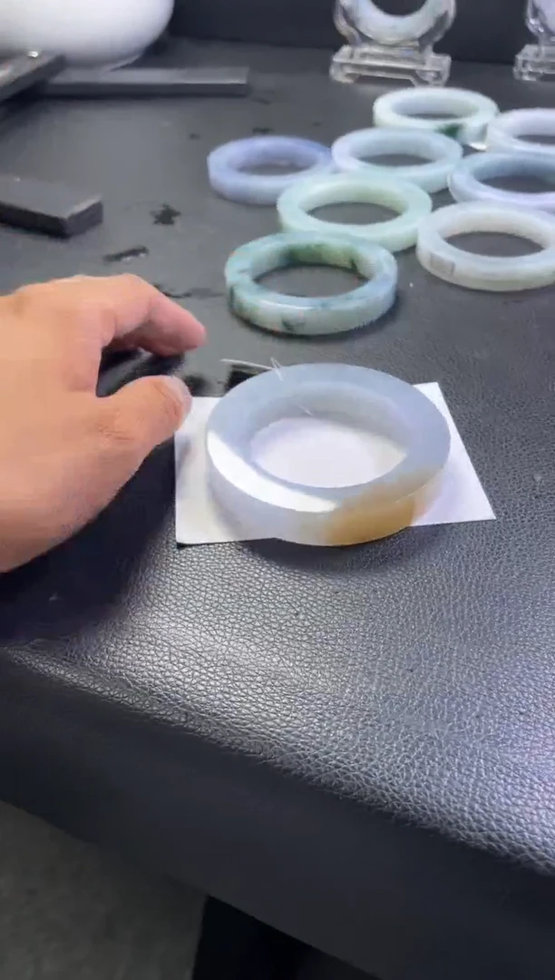 未镶嵌手镯定制翡翠Y****?手镯