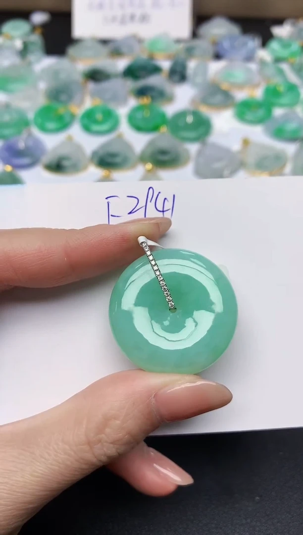 颈饰18K金镶嵌翡翠天然缅甸A货翡翠百元以上9元证书费自理