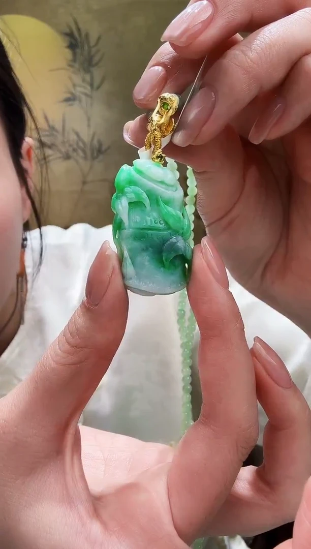 颈饰未镶嵌翡翠吊坠