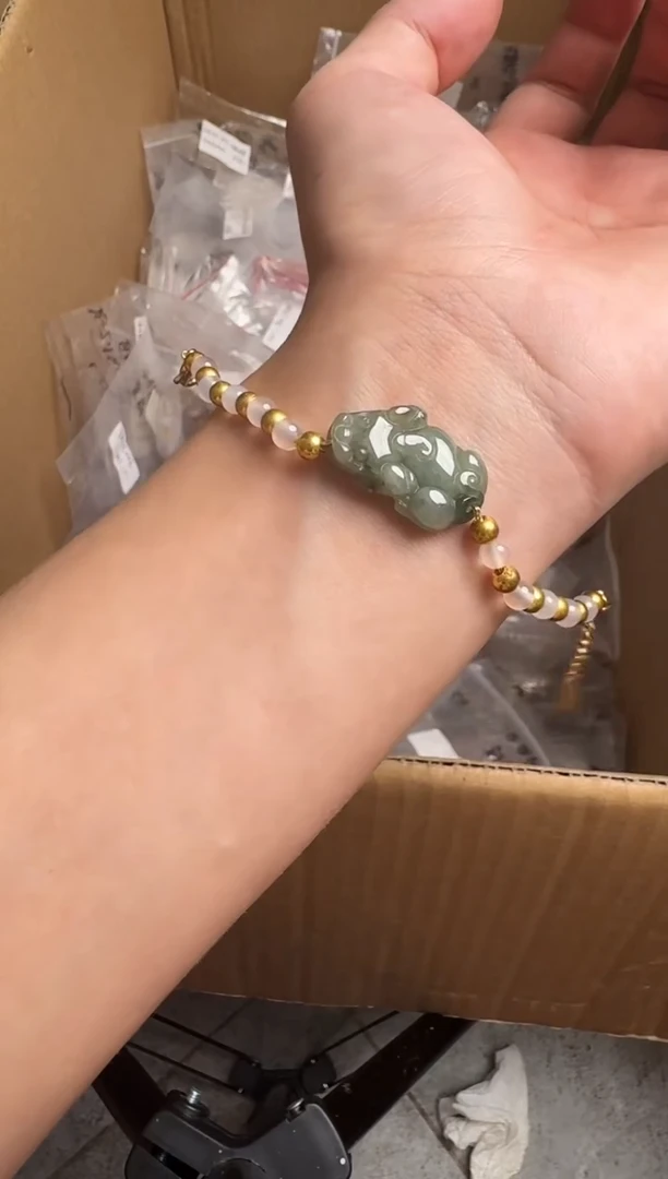 未镶嵌手链翡翠上