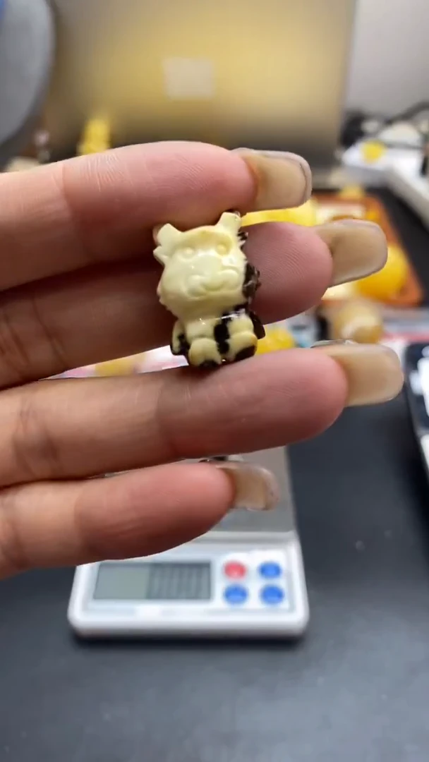 琥珀未镶嵌珠宝奇石946