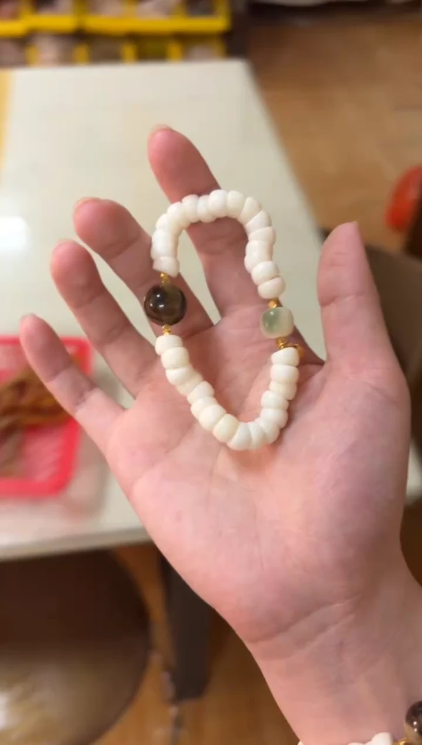 银S925镶嵌琥珀手链牛骨小肠S925【冰美式】