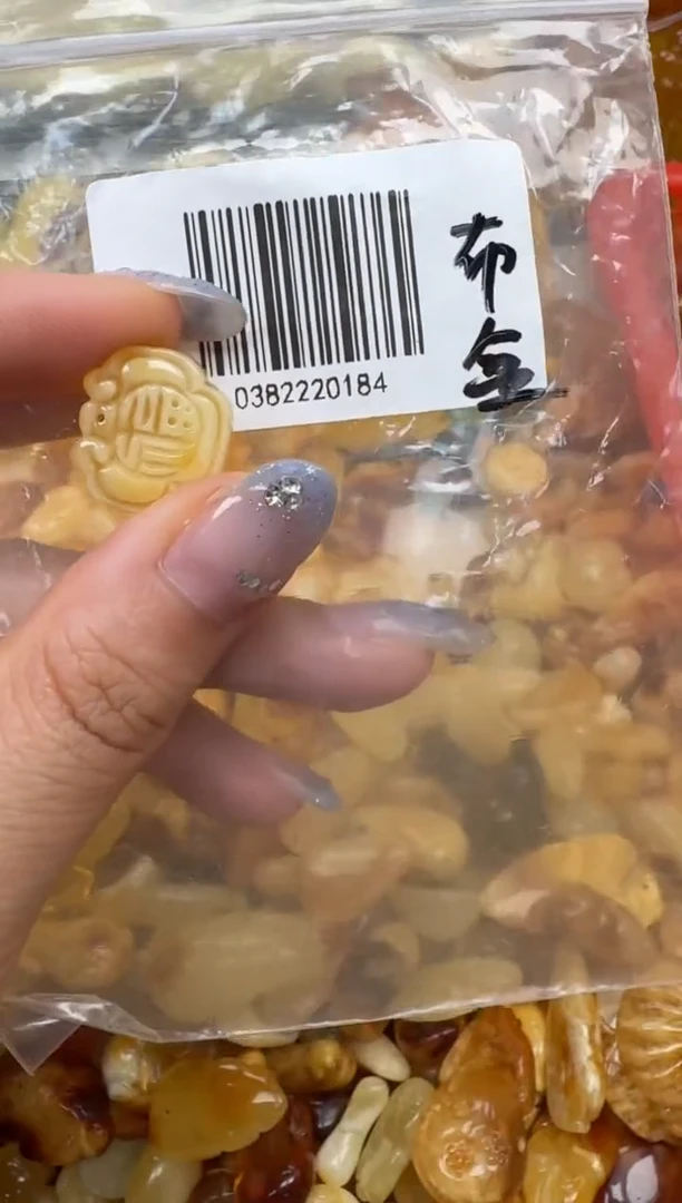 裸石琥珀未镶嵌如图