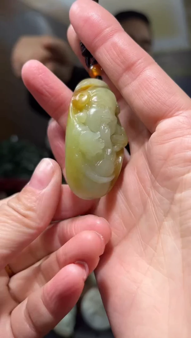 颈饰未镶嵌和田玉.