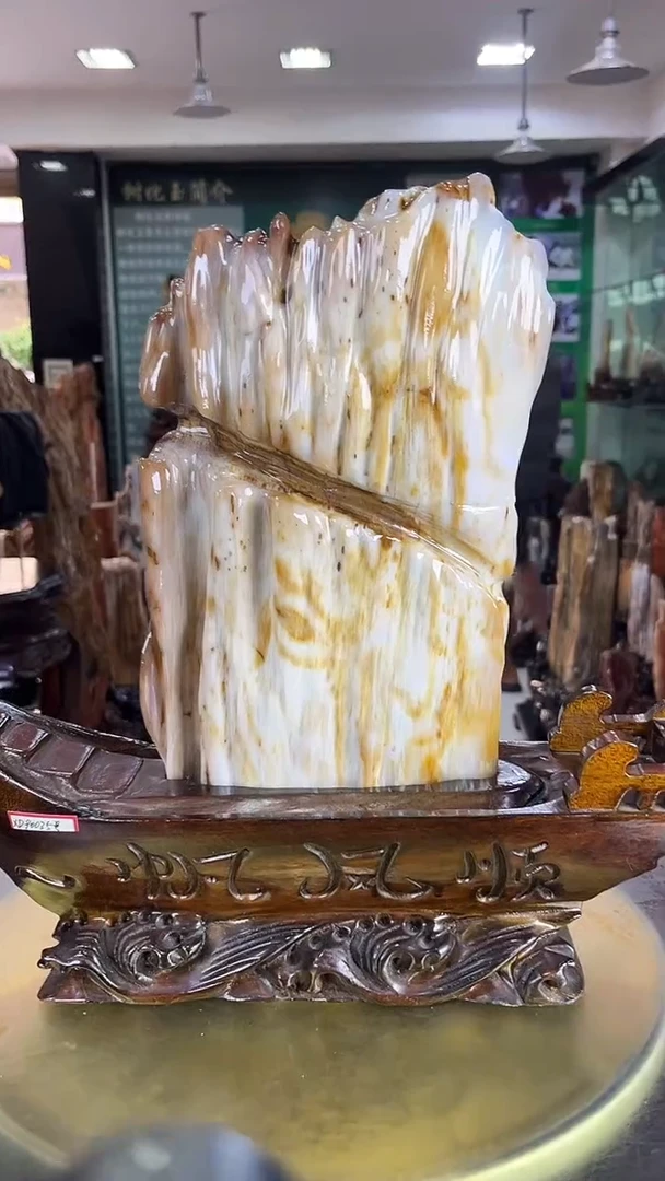 彩**水缅甸天然树化玉摆件