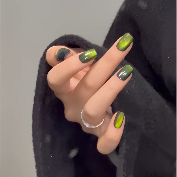 裸色渐变穿戴美甲高级感猫眼穿戴甲变色龙显白奢华简约美甲指甲片