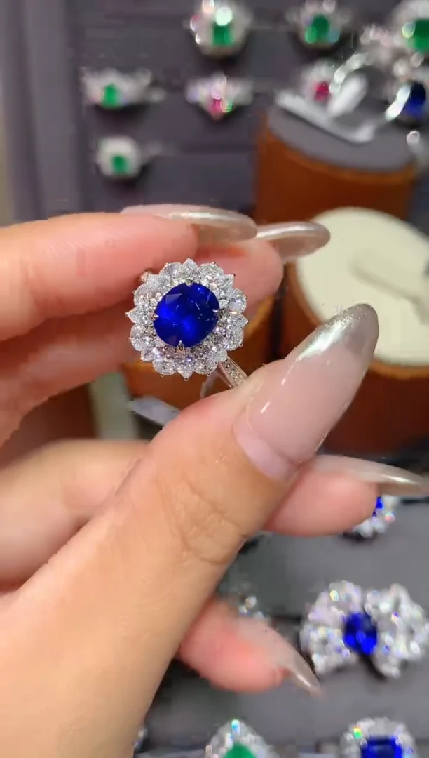 蓝宝石戒指18K金镶嵌2.14CT