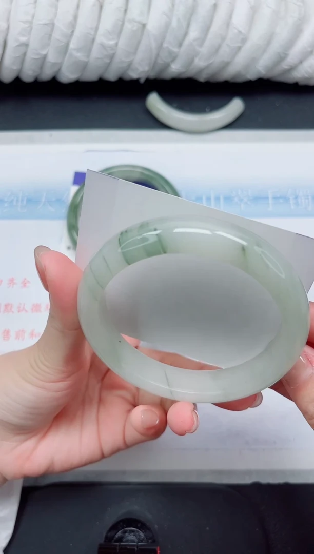 【闪购商品】石英质玉手镯未镶嵌255-62.7