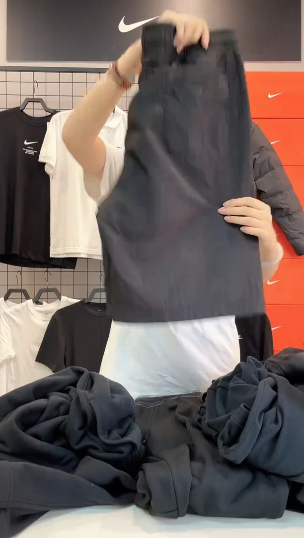 3811黑色速干短裤XL码 160斤-180斤