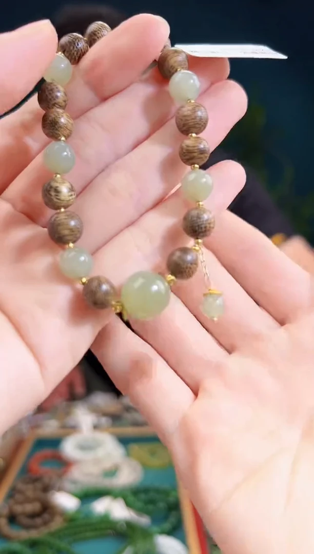 颈饰未镶嵌和田玉一物一证 拍一单发一个