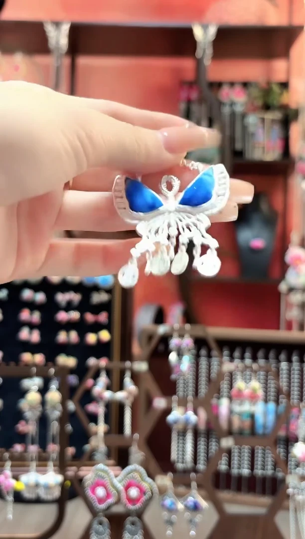 织绣云织谣民族风精美饰品105