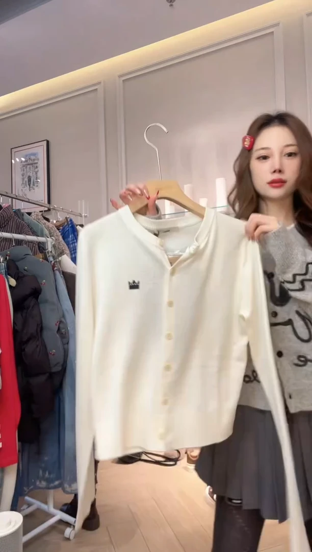 gafe 羊毛混纺 打底开衫m码 原价780