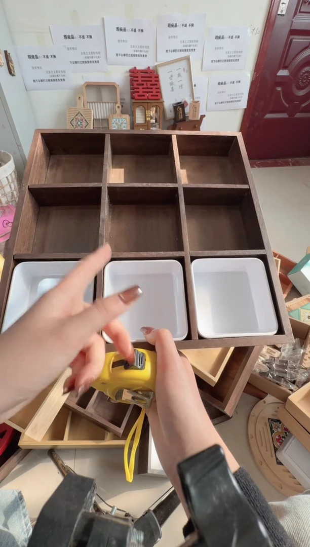 全新胡桃色九宫格微瑕拍下不退不换无售后