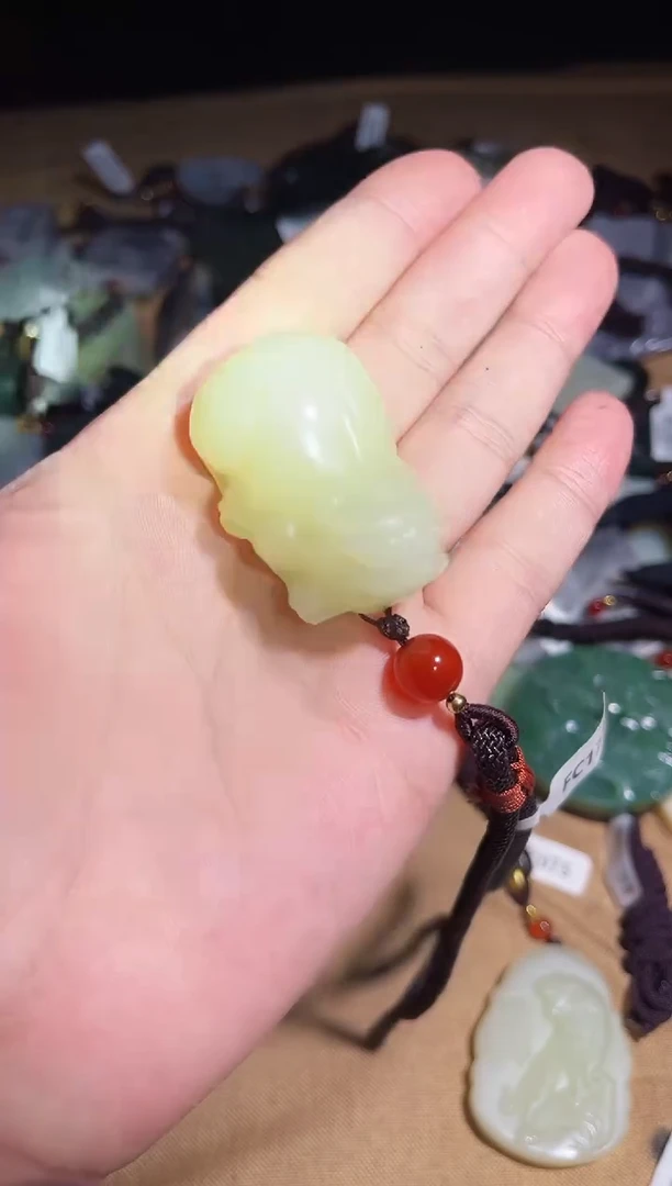 颈饰未镶嵌和田玉1