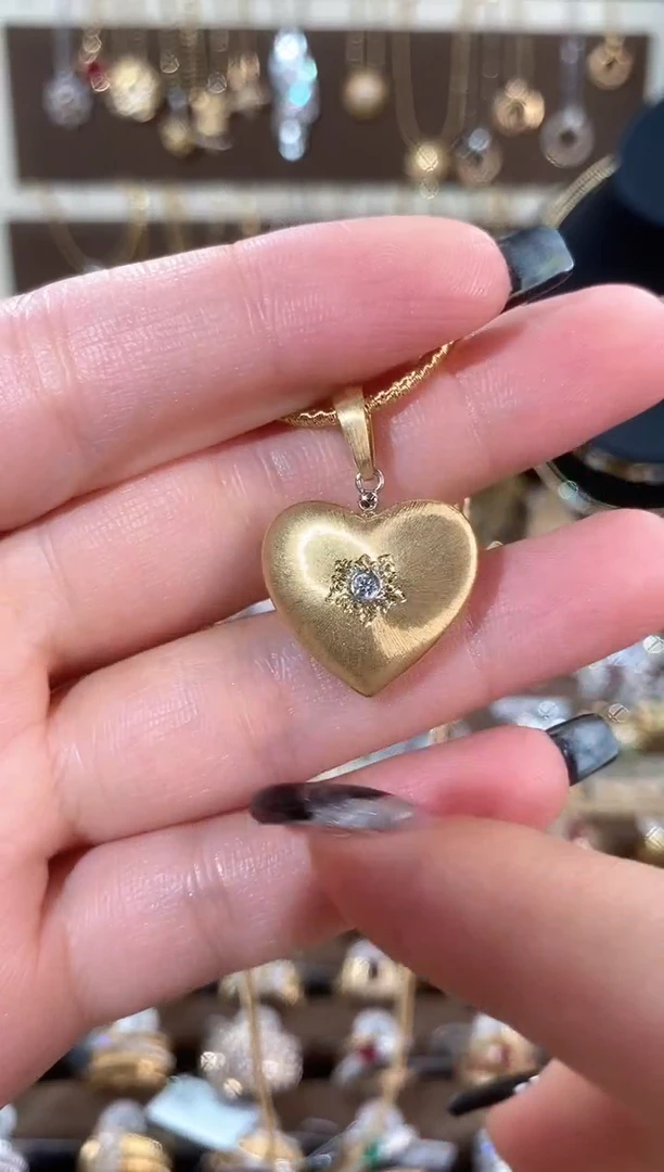 吊坠(不含链)18K金镶嵌钻石18K黄拉丝爱心钻石吊坠