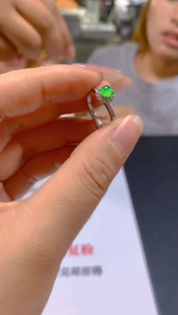 翡翠戒指未镶嵌多样性发一