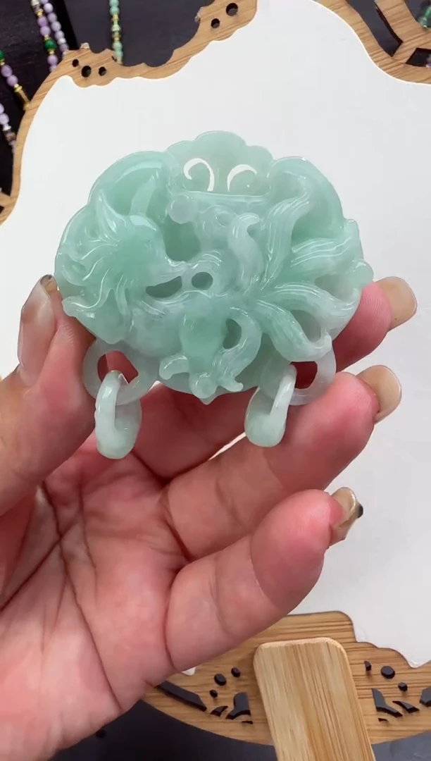 翡翠未镶嵌颈饰吊坠