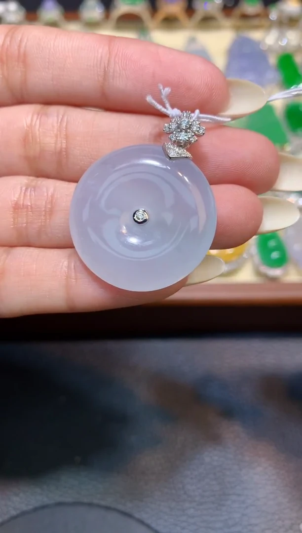 颈饰18K金镶嵌翡翠1