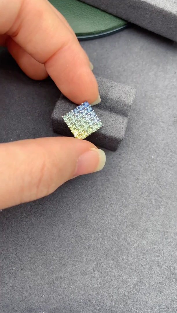 颈饰彩色蓝宝石18K金镶嵌1.3ct彩蓝宝 DF  定制