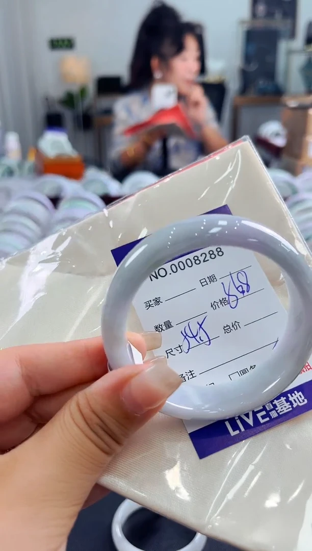 翡翠手镯未镶嵌天然缅甸A货翡翠