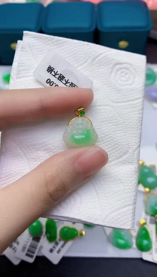 颈饰18K金镶嵌翡翠天然翡翠缅甸A货