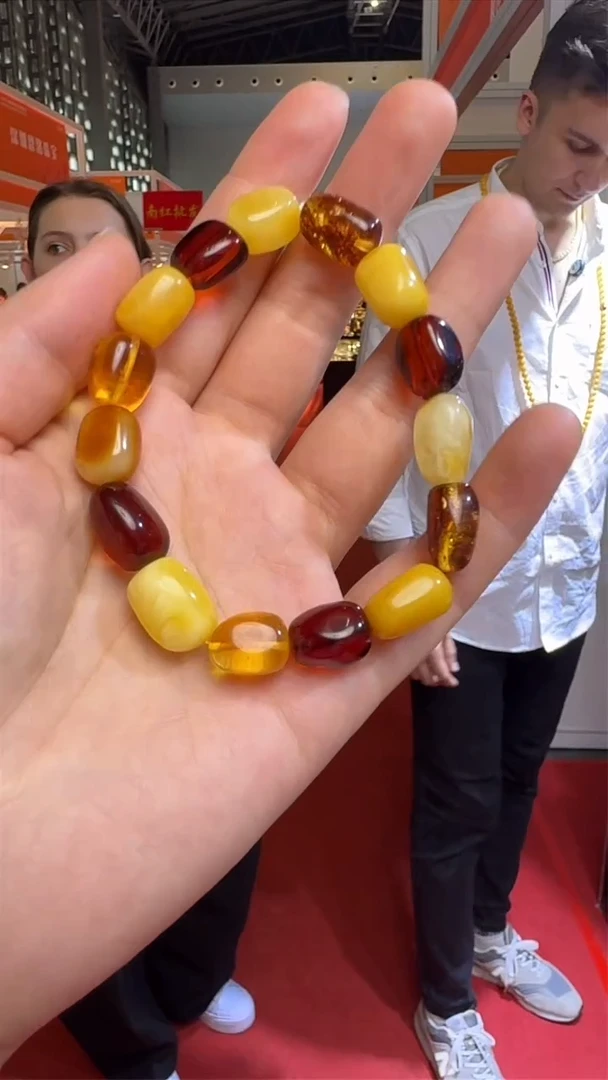 未镶嵌琥珀手链上海珠宝展假一罚十