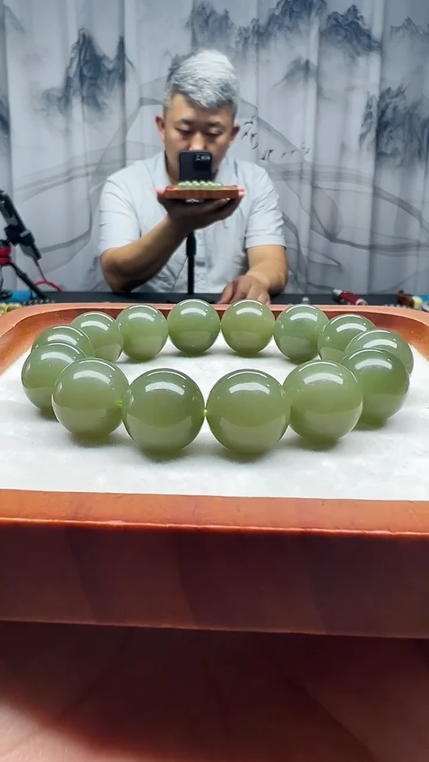 手串未镶嵌和田玉高**球湖水绿卡16纯天然拍一发一