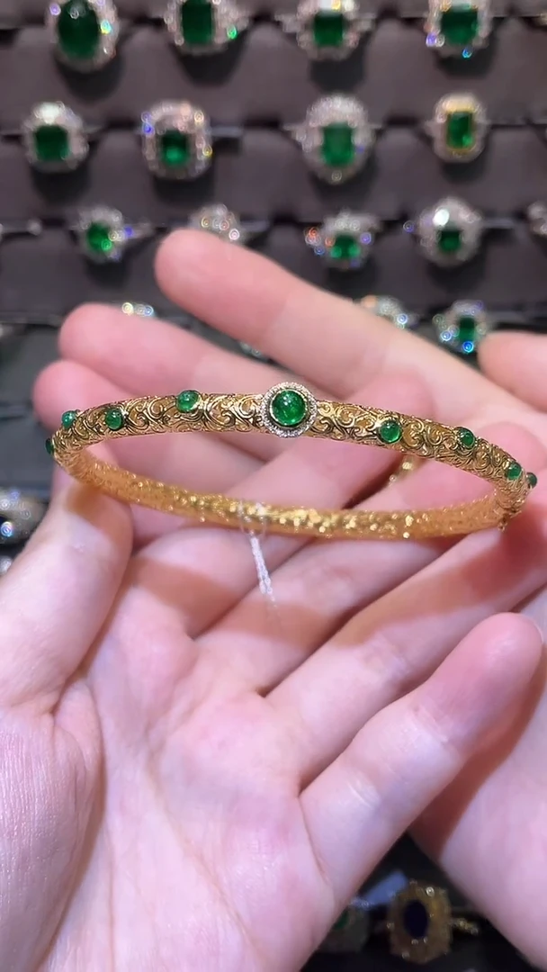 祖母绿手镯18K金镶嵌斯瓦特1.16ct