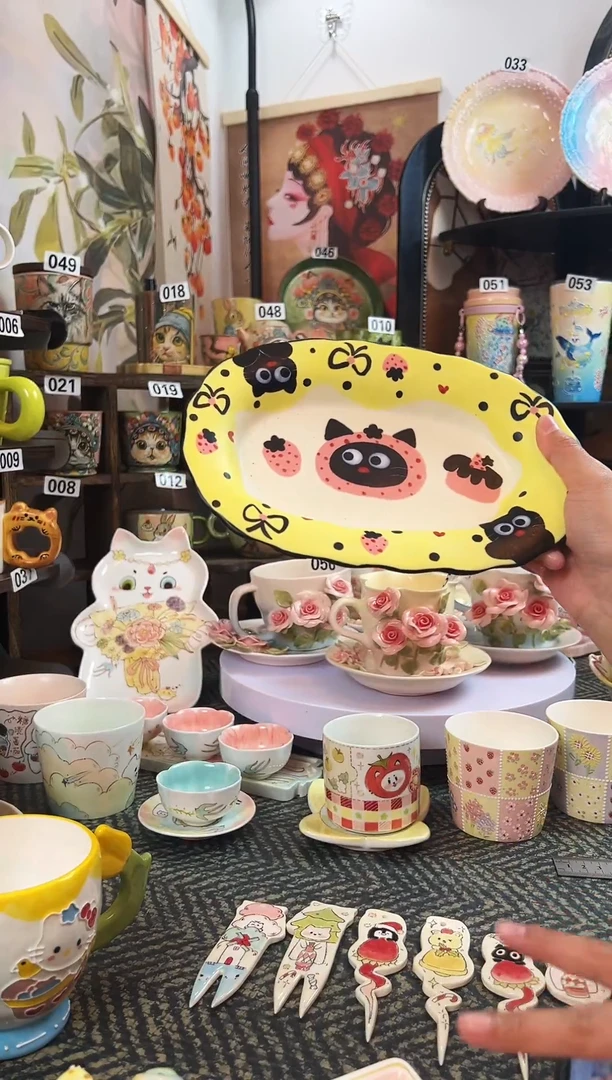 景德镇设计款手绘杯杯